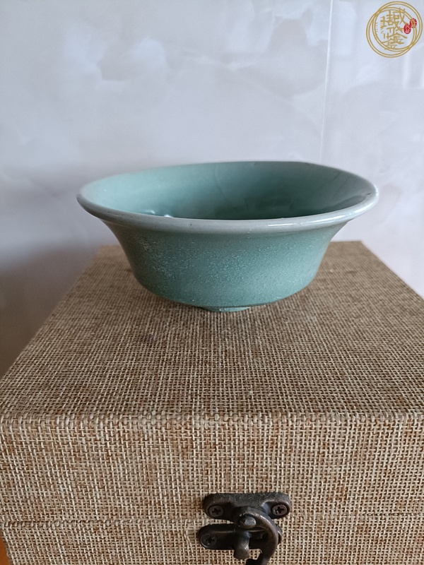 古玩龍泉梅子青釉高足杯真品鑒賞圖