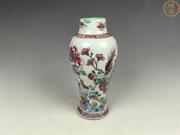 古玩陶瓷雍正錦雞牡丹花卉紋賞瓶拍賣，當(dāng)前價(jià)格14880元