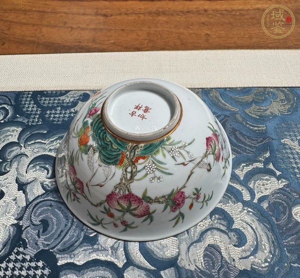 古玩粉彩碗真品鑒賞圖