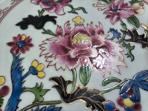 古玩陶瓷花卉紋粉彩盤真品鑒賞圖