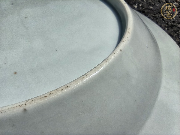 古玩陶瓷花卉紋粉彩盤真品鑒賞圖