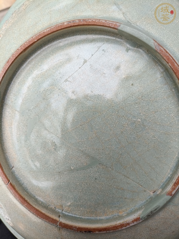 古玩陶瓷龍泉青瓷折沿盤真品鑒賞圖