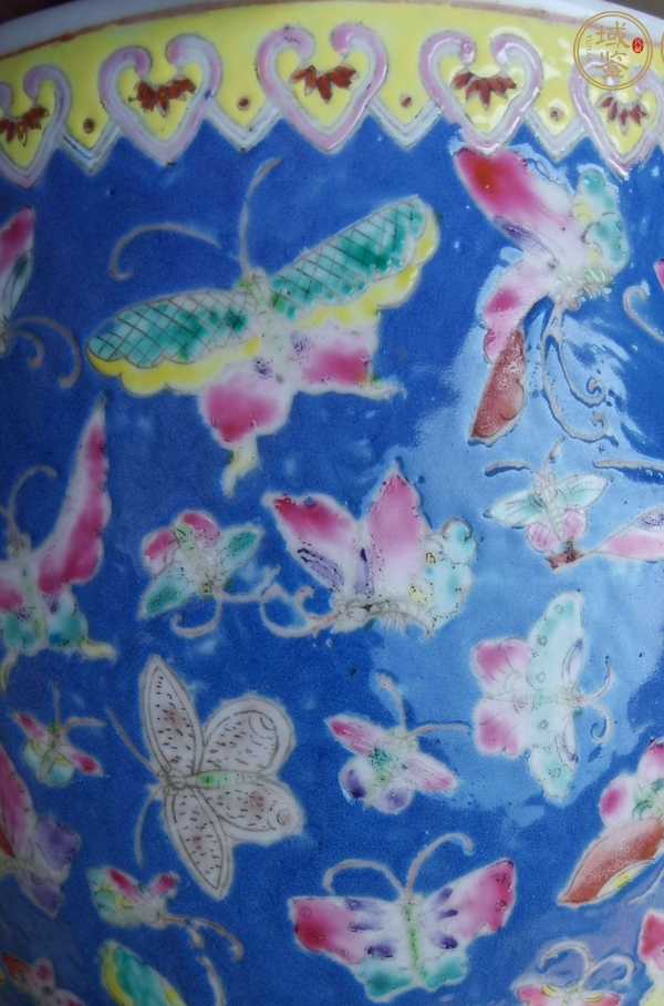 古玩陶瓷粉彩百蝶圖卷缸真品鑒賞圖