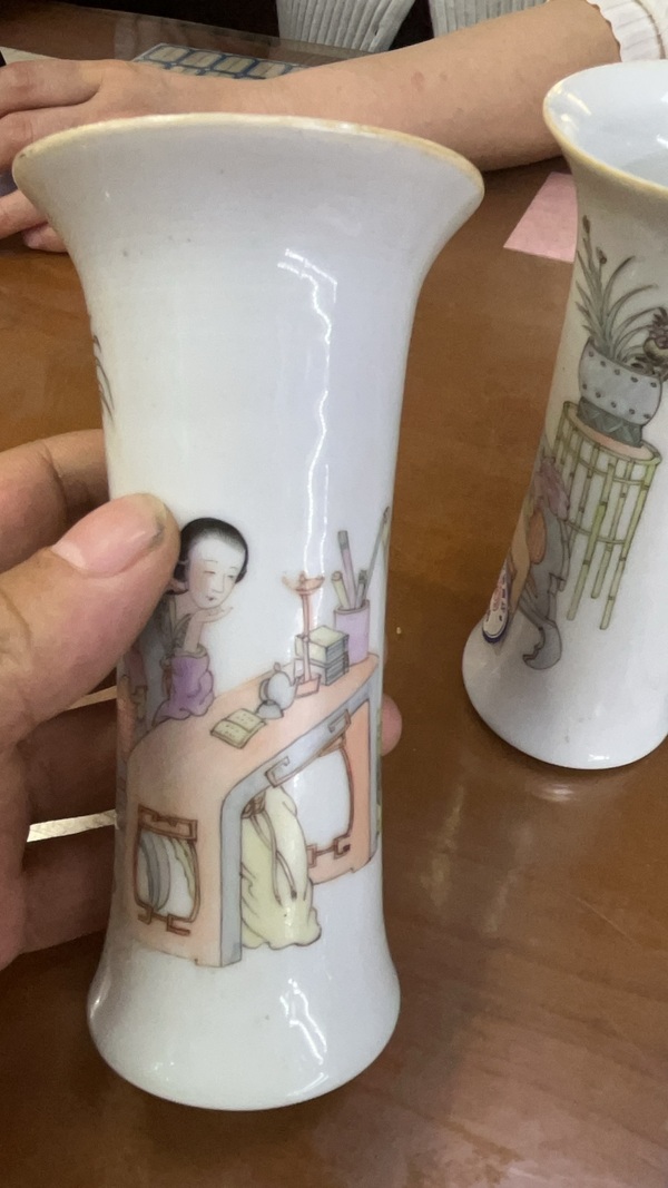 古玩字畫淺降彩仕女人物花觚一對拍賣,當前價格5800元
