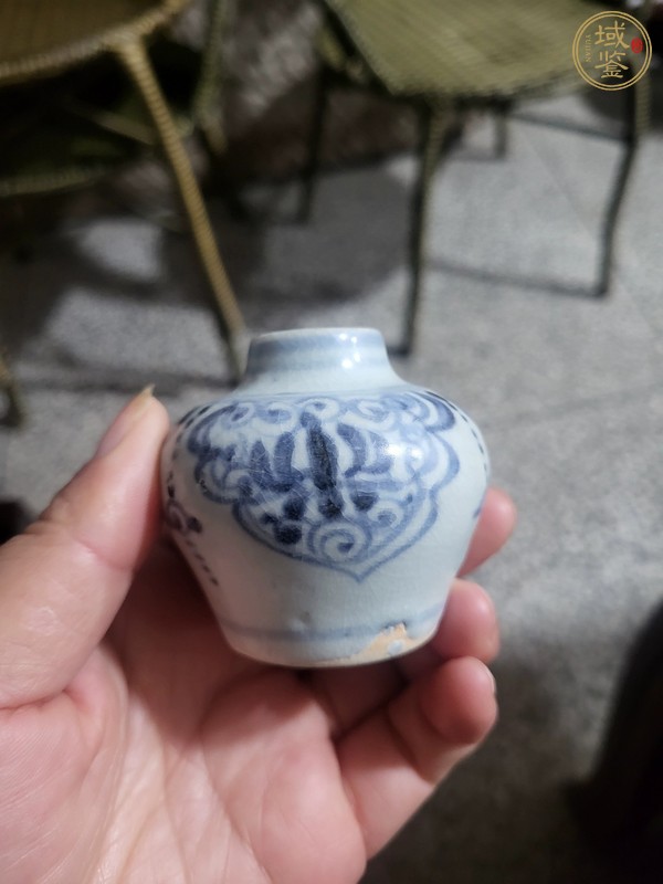 古玩陶瓷青花花卉紋罐真品鑒賞圖
