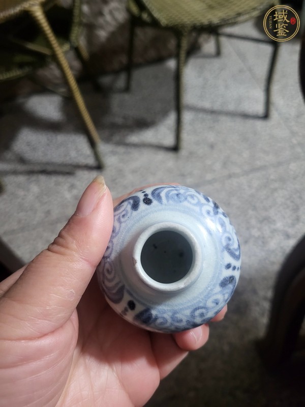 古玩陶瓷青花花卉紋罐真品鑒賞圖