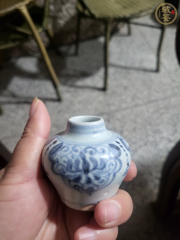 古玩陶瓷青花花卉紋罐真品鑒賞圖