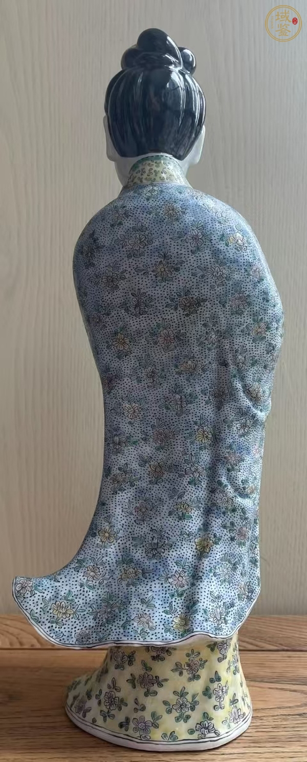 古玩陶瓷粉彩塑像真品鑒賞圖