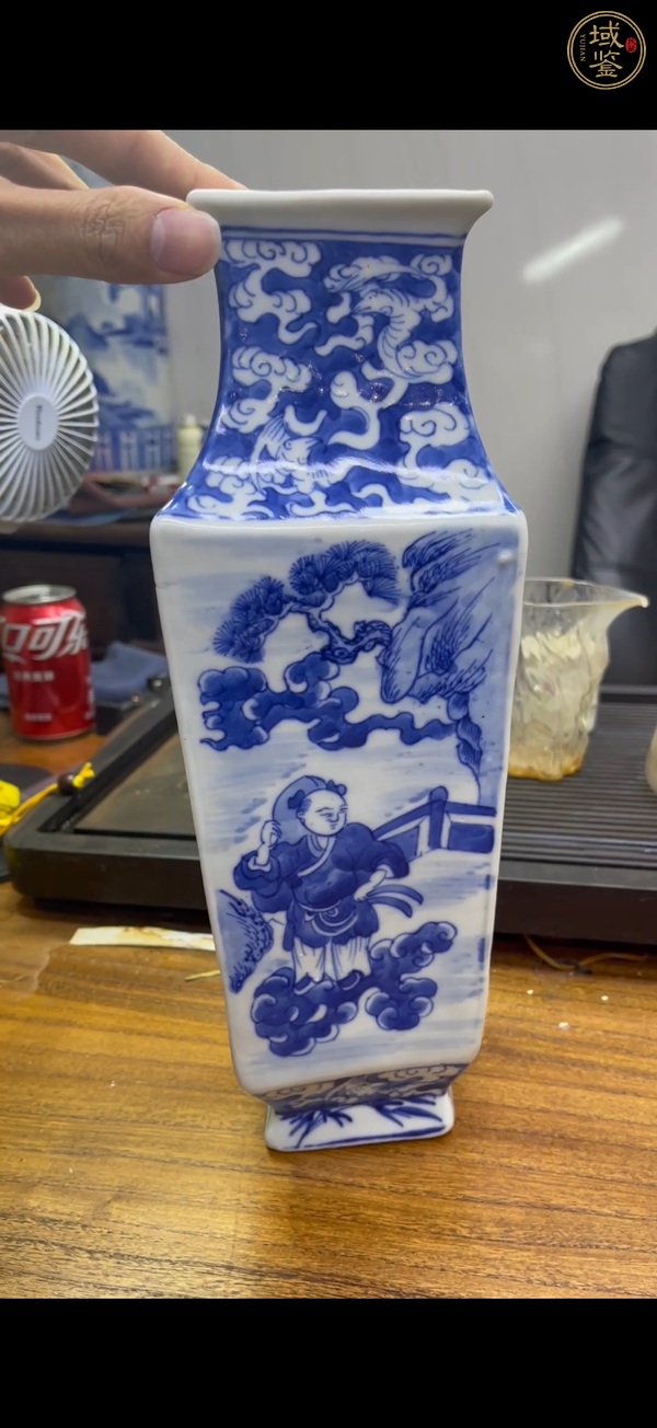 古玩陶瓷青花人物故事碗菱形瓶真品鑒賞圖
