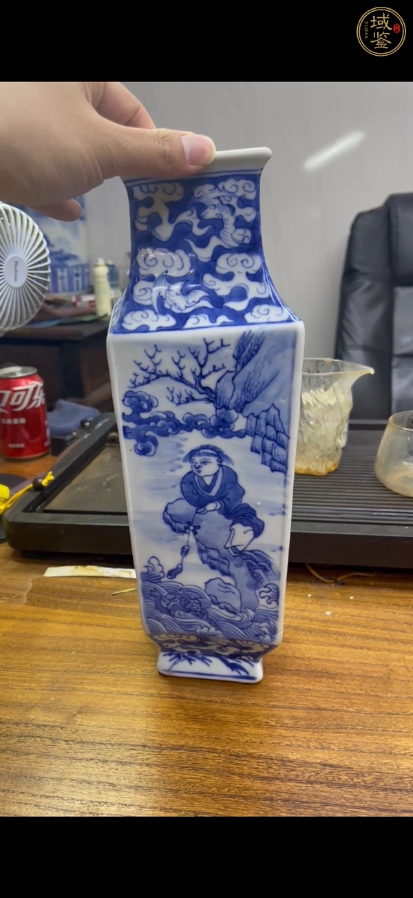 古玩陶瓷青花人物故事碗菱形瓶真品鑒賞圖