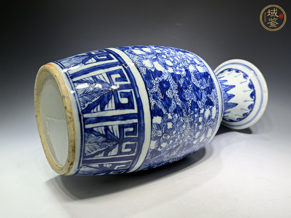古玩陶瓷清中晚·青花花開富貴羅漢瓶真品鑒賞圖