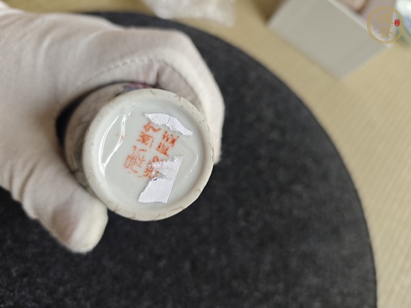 古玩陶瓷觀音瓶真品鑒賞圖