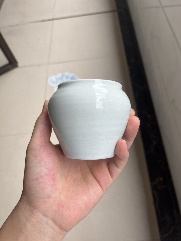 古玩轉(zhuǎn)賣晚明甜白釉罐拍賣,當(dāng)前價(jià)格355元
