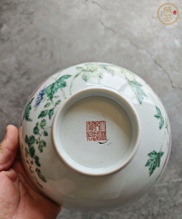 古玩陶瓷花卉紋碗真品鑒賞圖