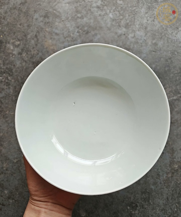 古玩陶瓷花卉紋碗真品鑒賞圖