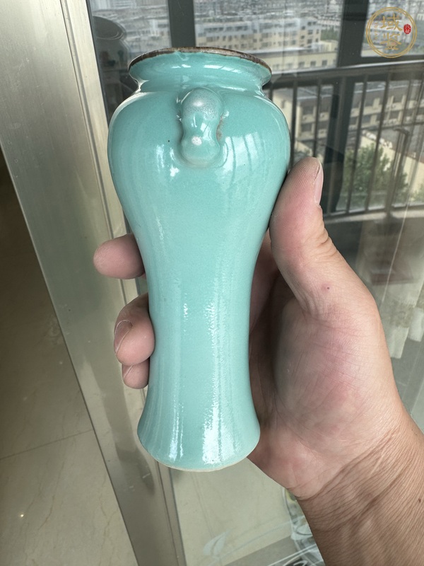 古玩陶瓷雙鋪首綠釉瓶真品鑒賞圖