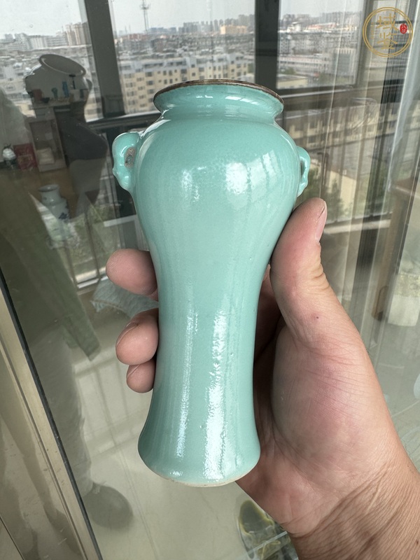 古玩陶瓷雙鋪首綠釉瓶真品鑒賞圖