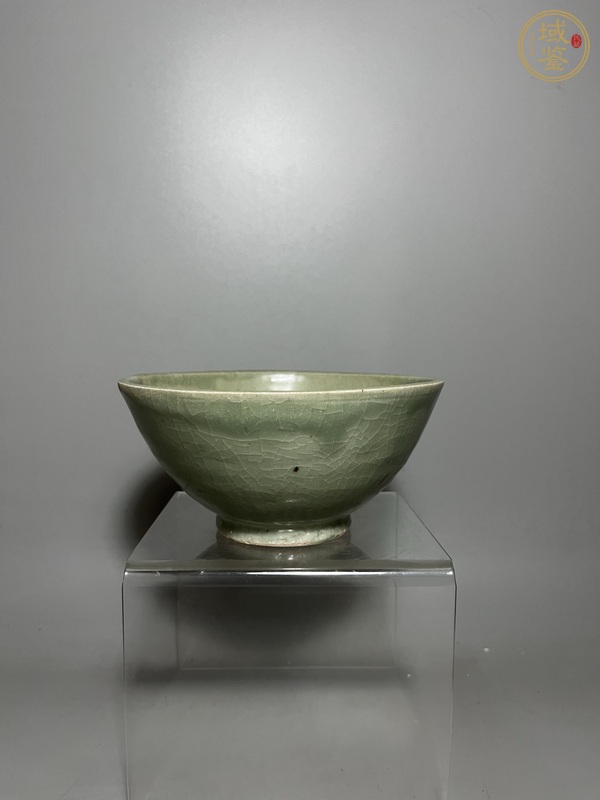 古玩陶瓷龍泉青瓷茶碗真品鑒賞圖
