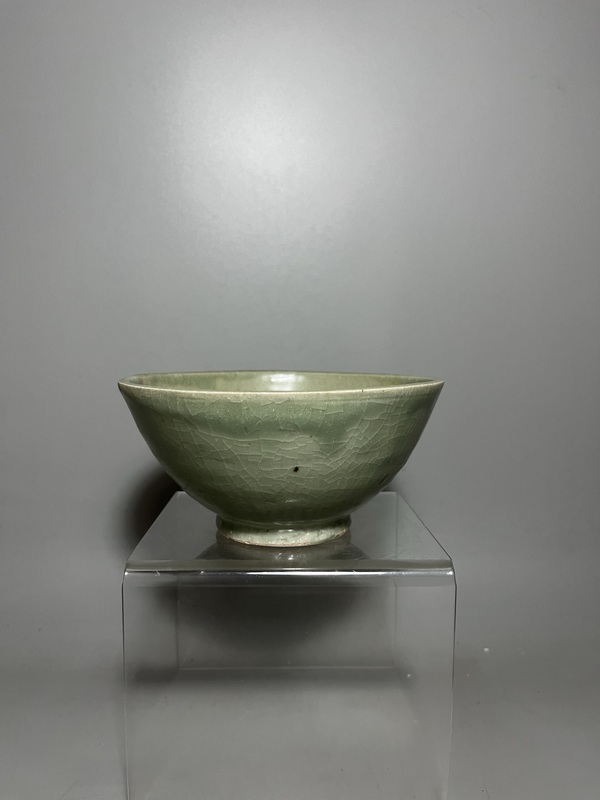 古玩陶瓷龍泉青瓷茶碗拍賣,當(dāng)前價(jià)格1200元