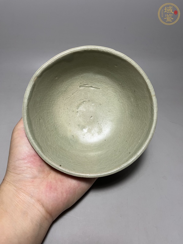古玩陶瓷龍泉青瓷茶碗真品鑒賞圖