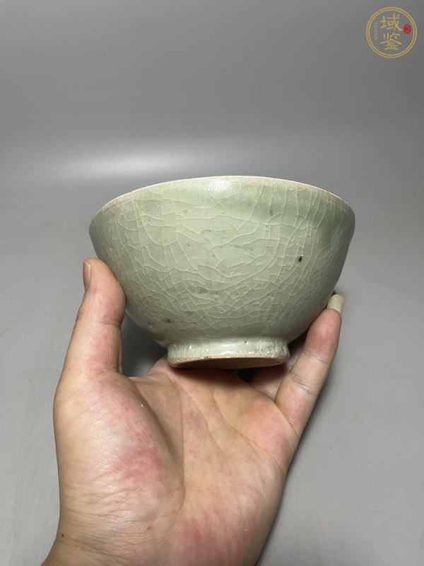 古玩陶瓷龍泉青瓷茶碗真品鑒賞圖