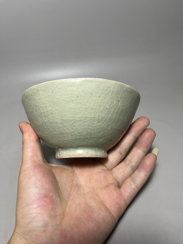 古玩陶瓷龍泉青瓷茶碗拍賣,當(dāng)前價(jià)格1200元