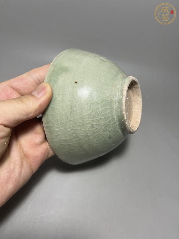 古玩陶瓷龍泉青瓷茶碗真品鑒賞圖