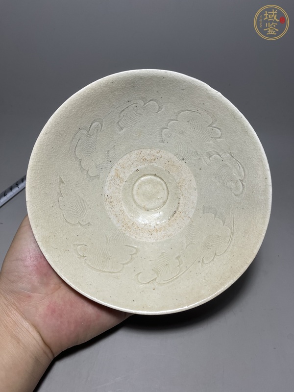 古玩陶瓷青白釉刻云氣紋碗真品鑒賞圖