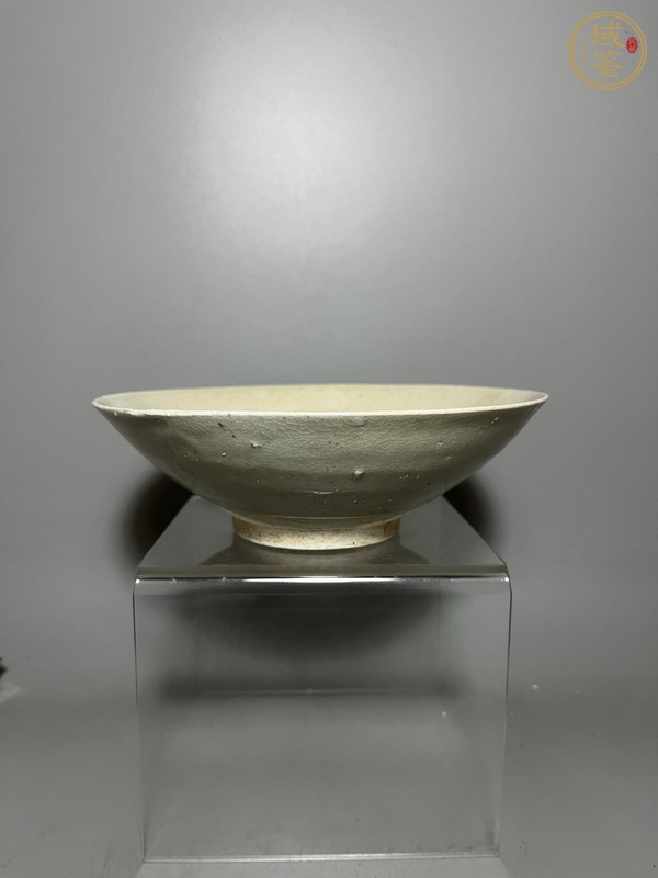 古玩陶瓷青白釉刻云氣紋碗真品鑒賞圖