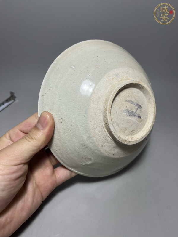 古玩陶瓷青白釉刻云氣紋碗真品鑒賞圖