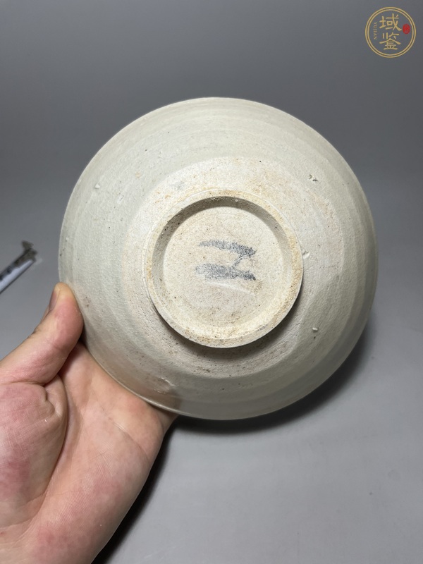 古玩陶瓷青白釉刻云氣紋碗真品鑒賞圖