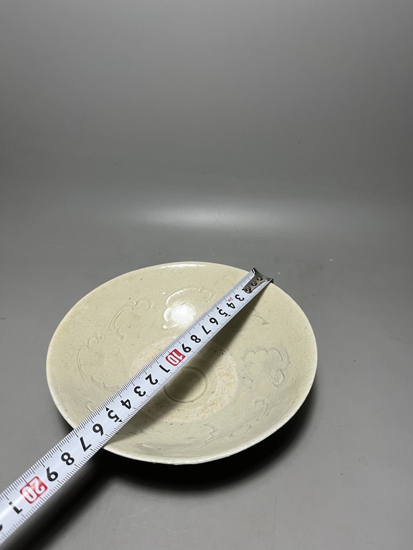 古玩陶瓷青白釉刻云氣紋碗拍賣，當(dāng)前價(jià)格800元