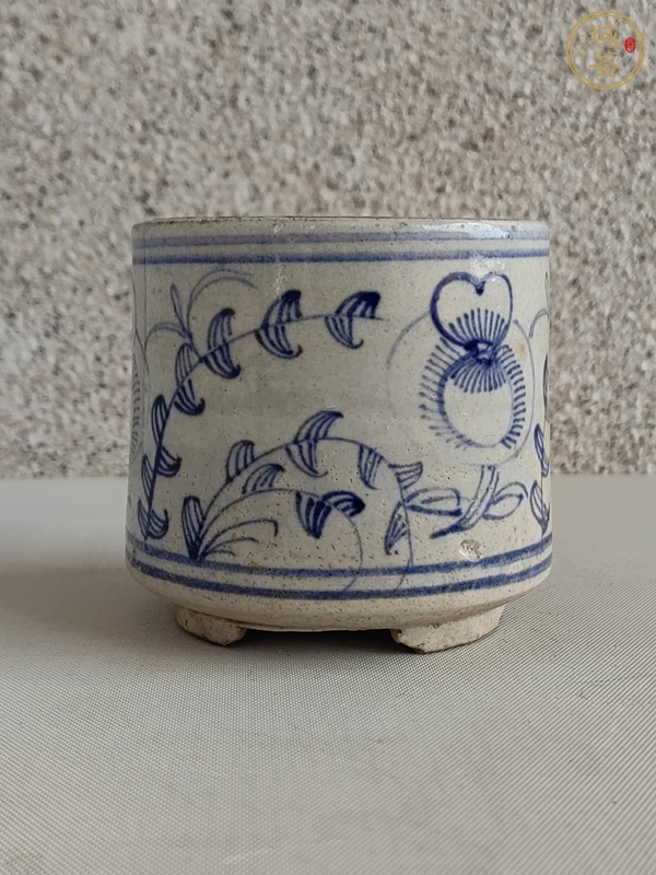 古玩陶瓷青花花卉紋香爐真品鑒賞圖