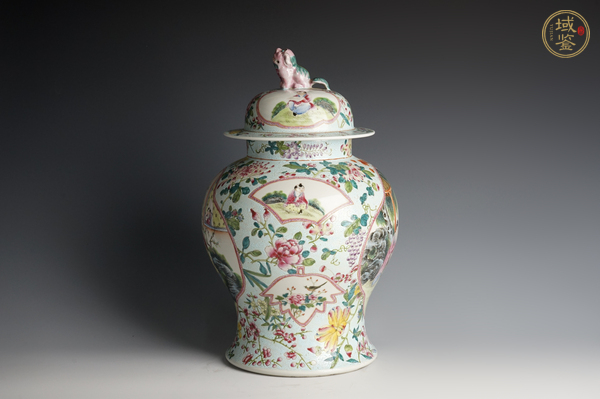 古玩陶瓷民國·綠地軋道粉彩花卉開窗仕女嬰戲紋將軍罐真品鑒賞圖