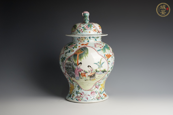 古玩陶瓷民國·綠地軋道粉彩花卉開窗仕女嬰戲紋將軍罐真品鑒賞圖