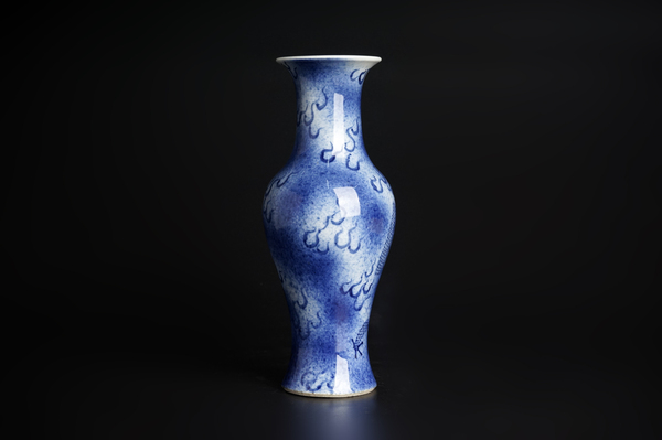 古玩陶瓷晚清·青花云龍三現(xiàn)紋觀音瓶拍賣，當(dāng)前價(jià)格448元