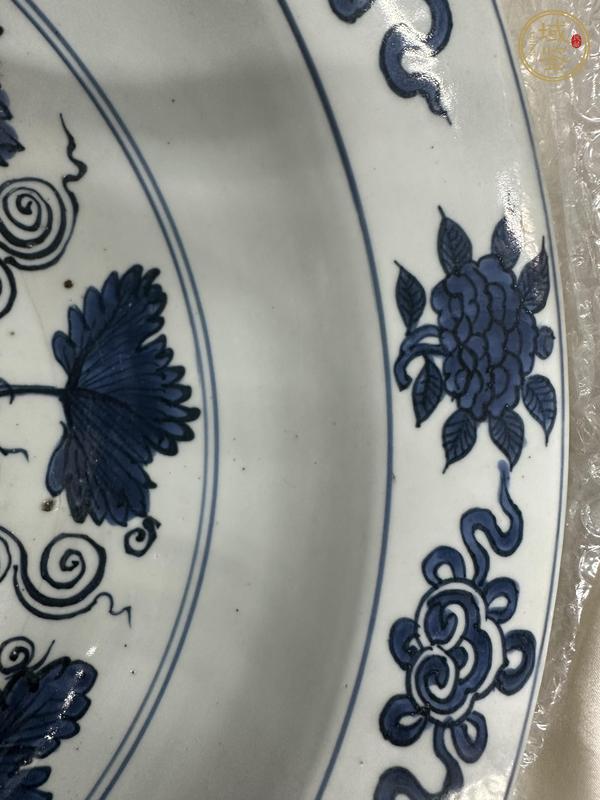 古玩陶瓷明晚期 青花葡萄紋折沿大盤真品鑒賞圖