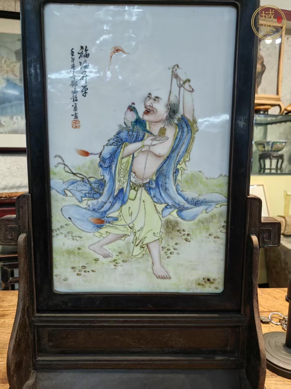 古玩陶瓷粉彩劉海戲金蟾瓷板真品鑒賞圖