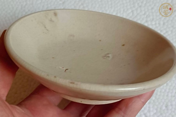 古玩陶瓷唐代玉璧底白釉盞真品鑒賞圖