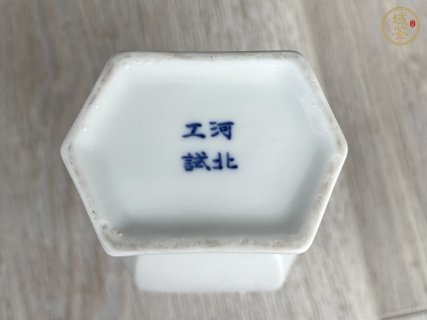 古玩陶瓷青花人物紋六方瓶真品鑒賞圖