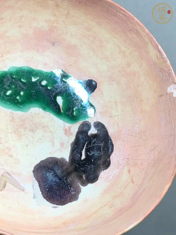 古玩雜項(xiàng)明嘉靖黃釉暗刻花鳥紋臥足碗真品鑒賞圖