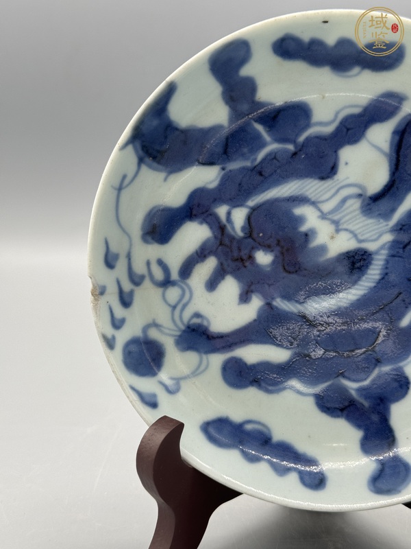 古玩陶瓷德化窯青花過墻龍紋盤真品鑒賞圖