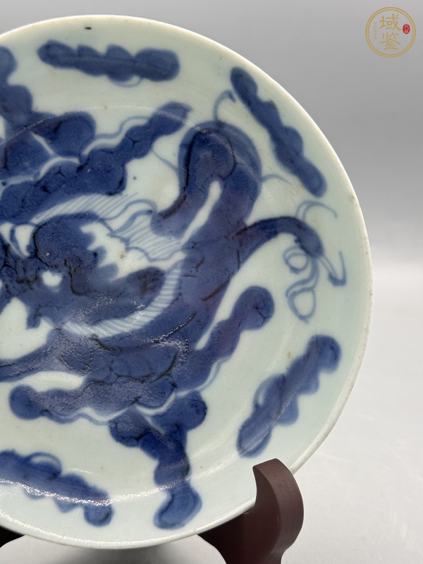 古玩陶瓷德化窯青花過墻龍紋盤真品鑒賞圖