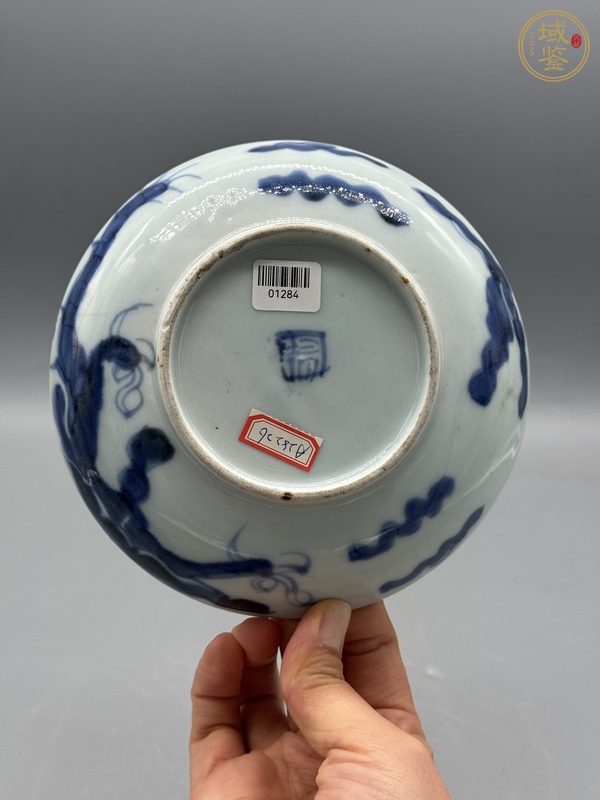 古玩陶瓷德化窯青花過墻龍紋盤真品鑒賞圖