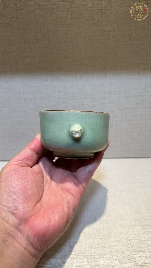 古玩陶瓷豆青釉輔首爐真品鑒賞圖