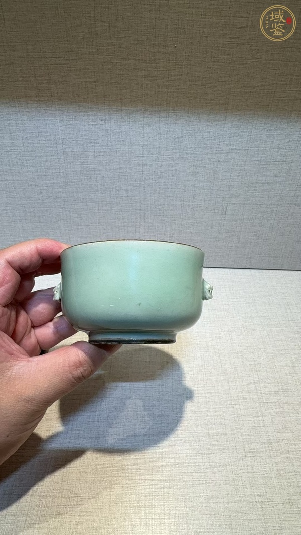古玩陶瓷豆青釉輔首爐真品鑒賞圖