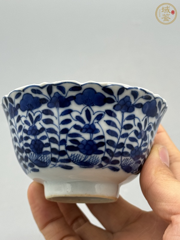 古玩陶瓷花卉紋青花杯真品鑒賞圖