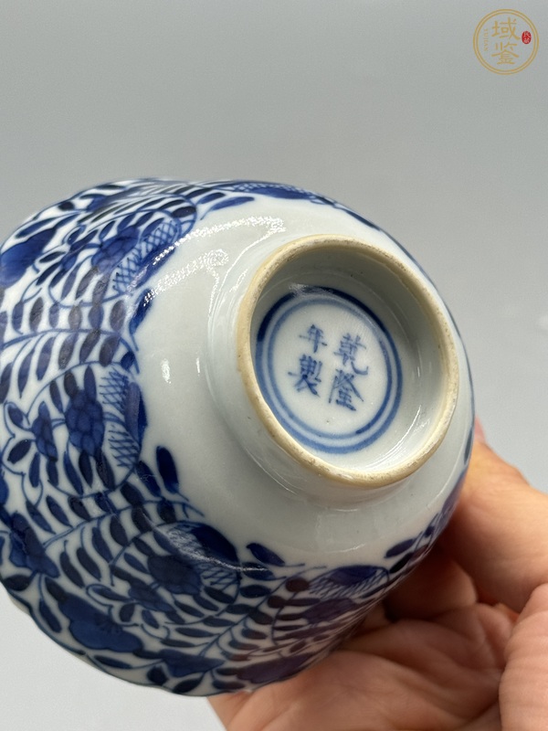 古玩陶瓷花卉紋青花杯真品鑒賞圖