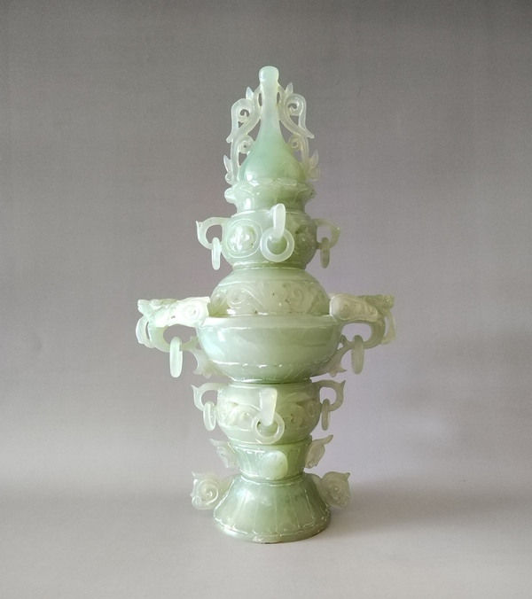 古玩轉(zhuǎn)賣（大型）鏤空雕玉香薰?fàn)t拍賣，當(dāng)前價格1500元