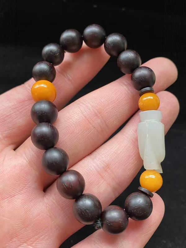 古玩玉器幾十年小葉紫檀佩和田玉雕“翁仲”手串拍賣，當前價格3800元